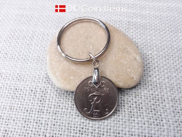 Denmark 1961 R-initial coin keychain with 63 year old 25 ore as coin pendant on pinch bail and 30mm keyring