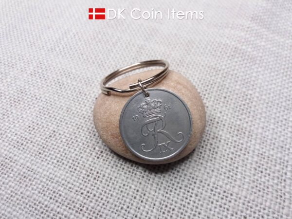 Denmark 1961 R-initial coin keychain with 63 year old 5 ore as coin pendant on 30mm keyring