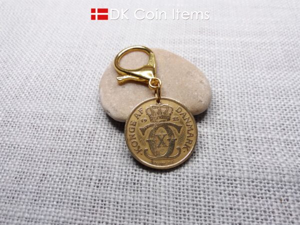 Denmark 1925 coin keychain with golden 99 year old vintage Crown C-initial 2 kroner as coin pendant on 35mm trigger clip