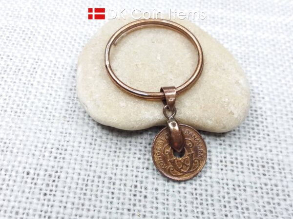 Denmark 1939 C-initial coin keychain - 85 year old vintage copper 1 ore coin pendant - 85th birthday gift - Antique Danish souvenir