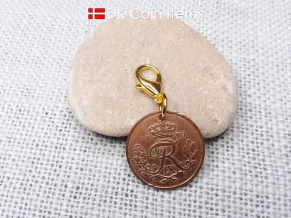 Denmark 1950 R-initial coin pendant charm with 74 year old decoratively copper plated 25 ore on 16mm lobster claw clasp