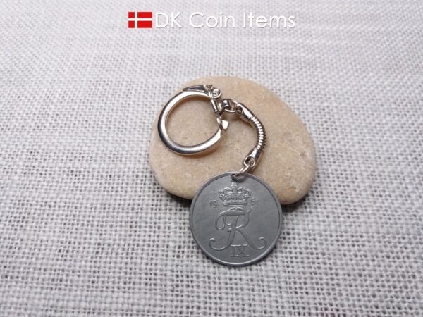 Denmark 1961 R-initial coin keychain with 63 year old 5 ore as coin pendant on snake keyring