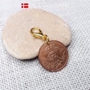 Denmark 1950 R-initial coin pendant charm with 74 year old decoratively copper plated 25 ore on 16mm lobster claw clasp