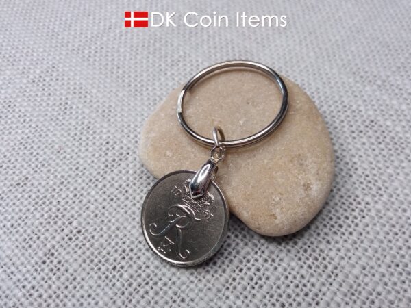 Denmark 1961 R-initial coin keychain with 63 year old 25 ore as coin pendant on pinch bail and 30mm keyring