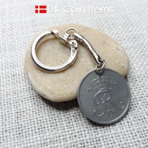 Denmark 1962 R-initial coin keychain - 62 year old vintage 5 ore coin pendant on snake keyring - 62nd birthday gift - 5th anniversary gift