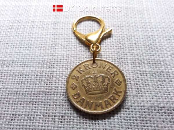 Denmark 1925 coin keychain with golden 99 year old vintage Crown C-initial 2 kroner as coin pendant on 35mm trigger clip