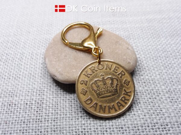 Denmark 1925 coin keychain with golden 99 year old vintage Crown C-initial 2 kroner as coin pendant on 35mm trigger clip