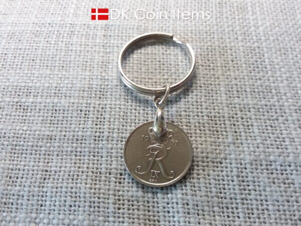 Denmark 1961 R-initial coin keychain with 63 year old 25 ore as coin pendant on pinch bail and 30mm keyring