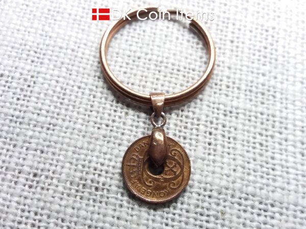 Denmark 1939 C-initial coin keychain - 85 year old vintage copper 1 ore coin pendant - 85th birthday gift - Antique Danish souvenir