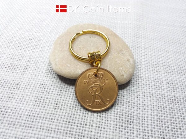 Denmark 1972 coin keychain. Crown R-monogram 5 ore 52 year old pendant