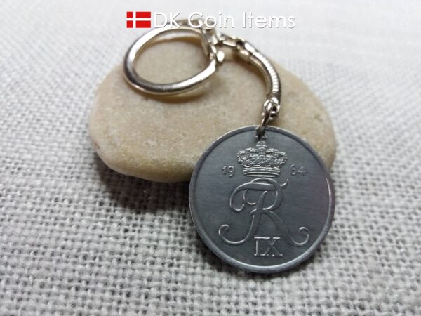 Danish 1964 coin keychain. 60 year Crowned R-monogram 5 ore pendant