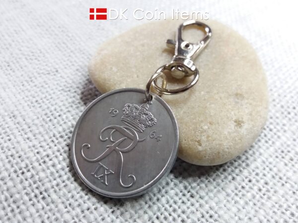 Denmark 1964 coin pendant charm. 60 year Crown R-monogram 5 ore