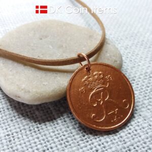 Denmark 1959 coin necklace. Crown R-monogram 5 ore coin coated with copper color