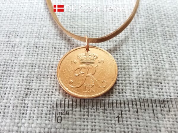 Denmark 1959 coin necklace. Crown R-monogram 5 ore coin coated with copper color